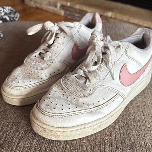 Nike Court Vision Sneakers, Women’s size 7.5, White &  Pink, PreOwned - Picture 12 of 16